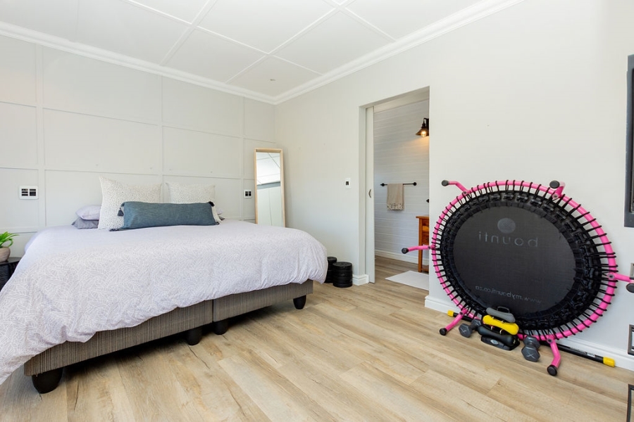 4 Bedroom Property for Sale in Calypso Beach Western Cape